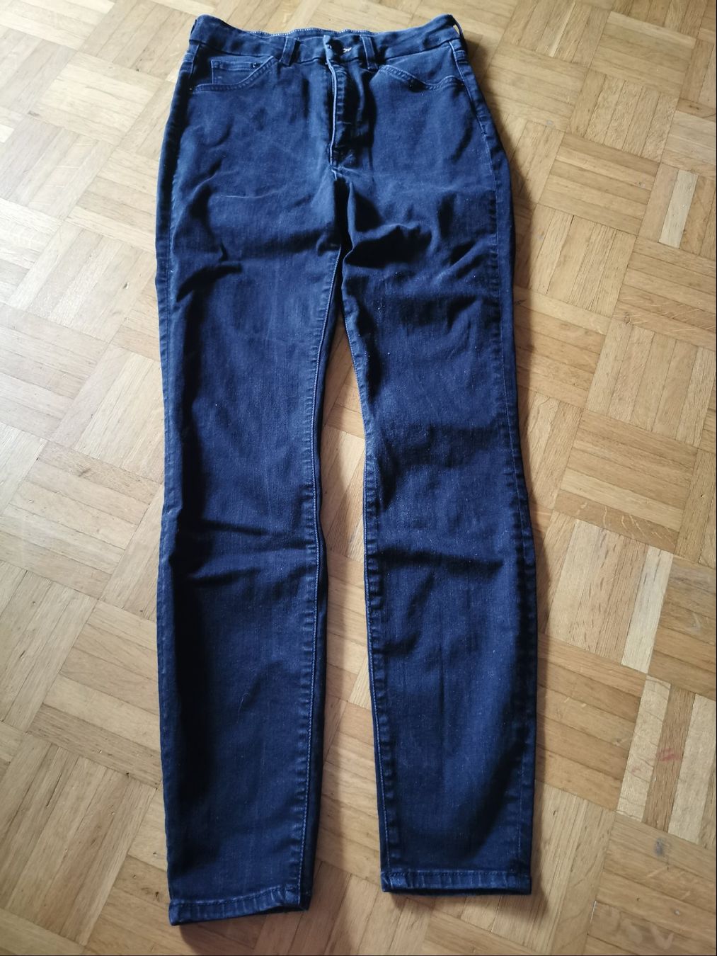 Kleiderpakete: Pullover und Sweatshirt Gr. S, Highwaist-Jeans Gr. 29 – Gebraucht aus Basel von grandfamily 3