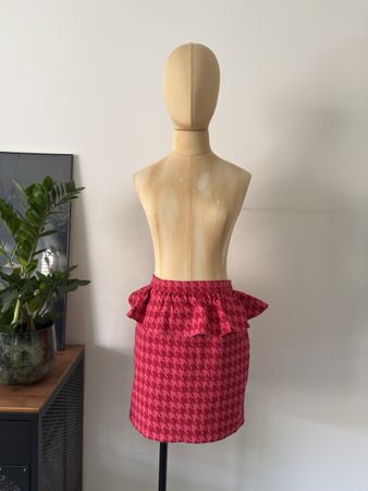 ASOS Rock Rüschen Pink Muster Peplum, Gr. 42