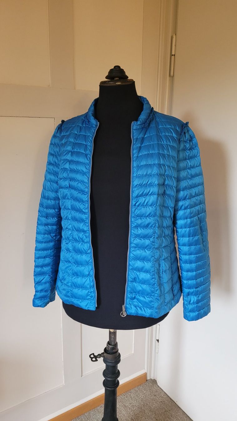 Marc Cain Giacche: Spitzen Daunenjacke Marc Cain Gr.N5 – Nuovo (secondo la descrizione) da Winterthur venduto da Wohnhaus 6