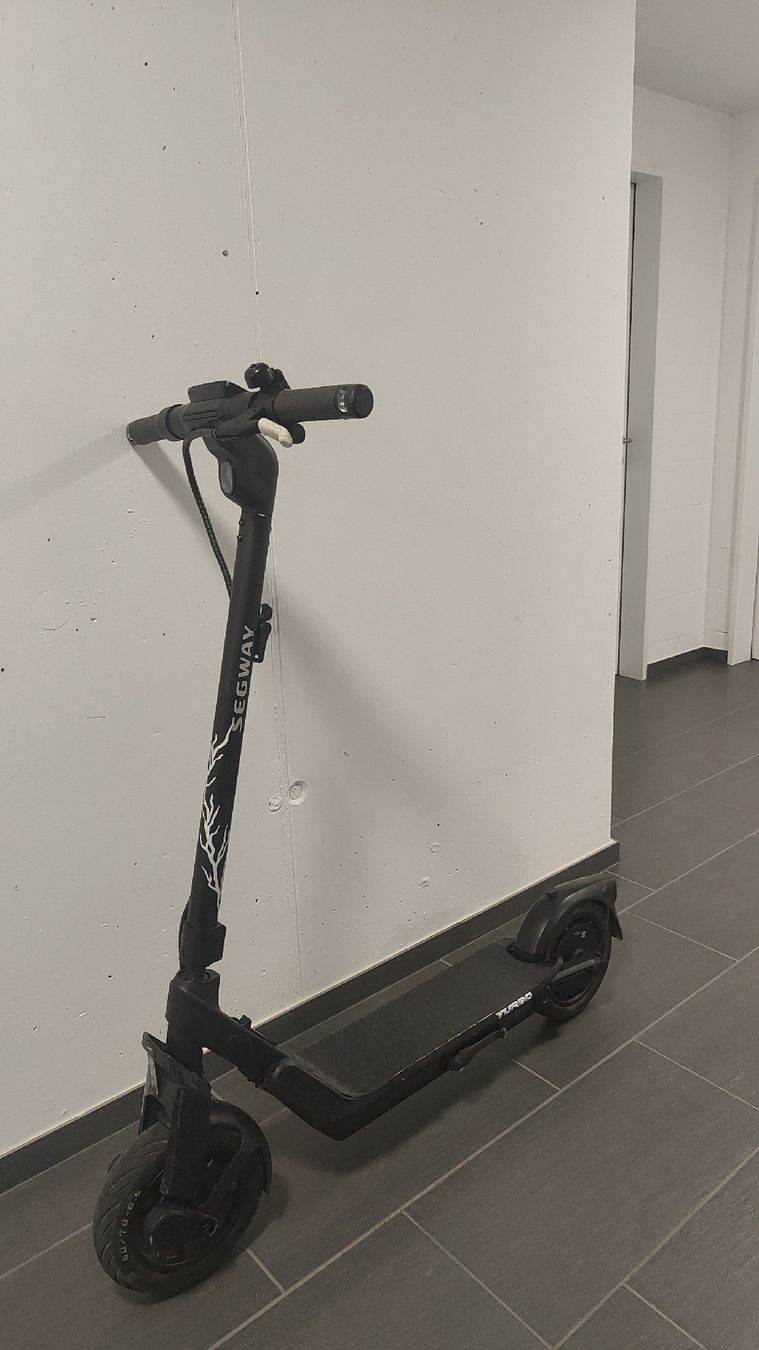 Segway Kickboard: Segway Ninebot E3 pro  – D'occasion à Erlinsbach par ebsa0012 2