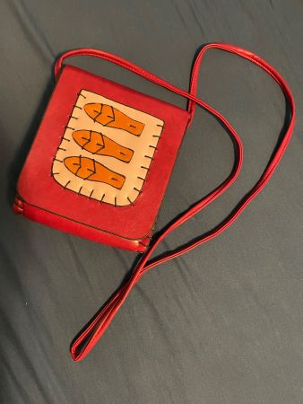 Originelle rote Handtasche mit Fischmotiv, ca. 19x15cm