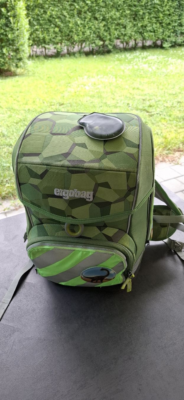 Ergobag Borse & Zaini: Ergobag Schulranzen Dino grün Jungen – Usato da Dübendorf venduto da Monsterbean 1