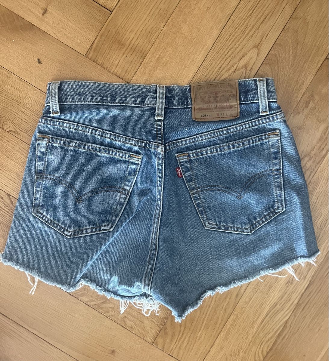 Levi's Jeans: Levi's 501 shorts W31 L36 – Usato da Lausanne venduto da Lillielillie 1