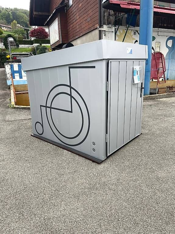 Sedie a rotelle: Suport Rollstuhl oder Kinderwagen Garage Roki – Nuovo e nell'imballaggio originale da Bichelsee venduto da 123Tremp321