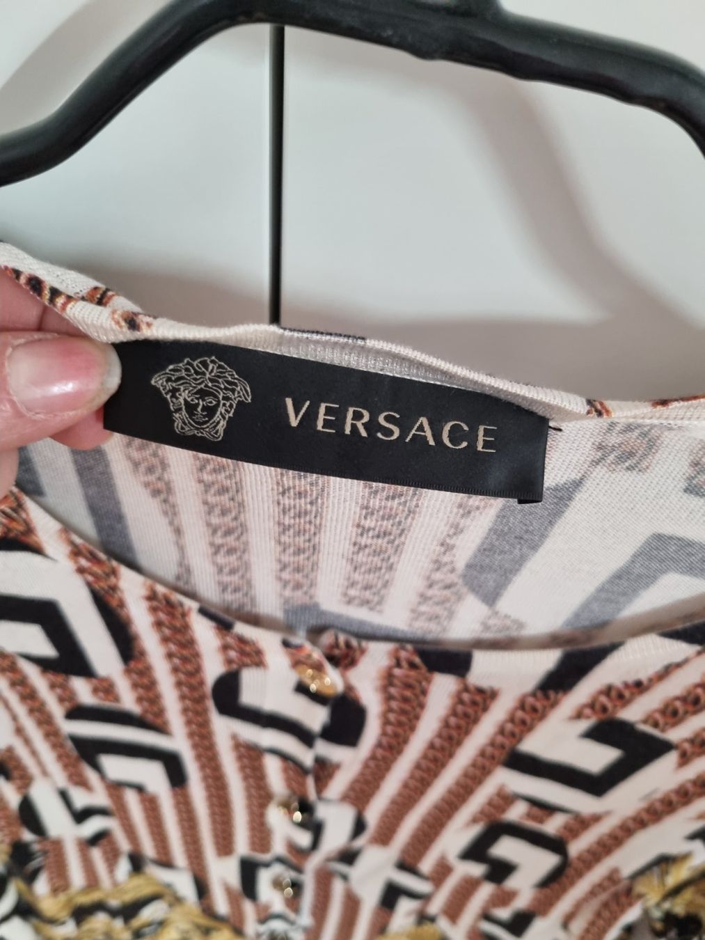 Versace Giacche: Feinsrickjacke von Versace Gr. 38 – Nuovo (secondo la descrizione) da Cham venduto da Moikki 1