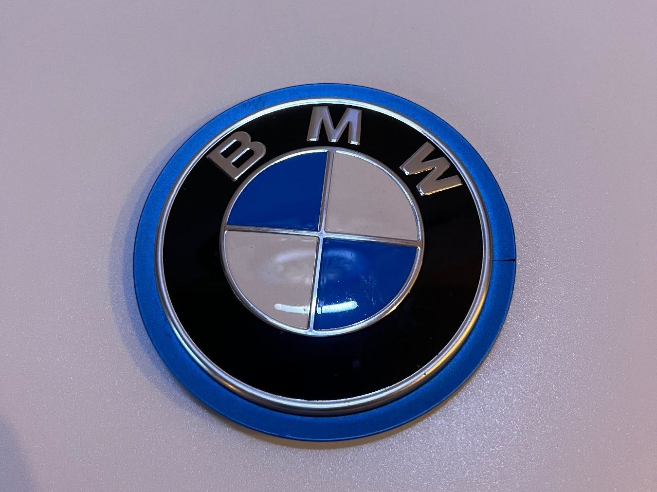 BMW Tutti pezzi di ricambio auto: Original BMW Emblem – Usato da Frauenfeld venduto da isa_9cy7