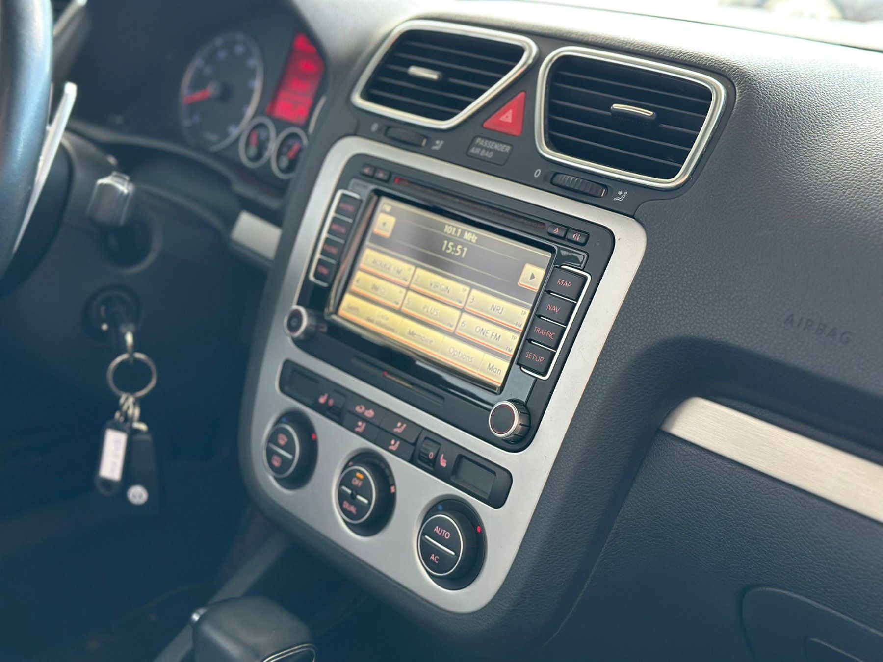 VW Automobili: VW EOS 2.0 T Automatique – Usato da Aclens venduto da sobacopeludo 4