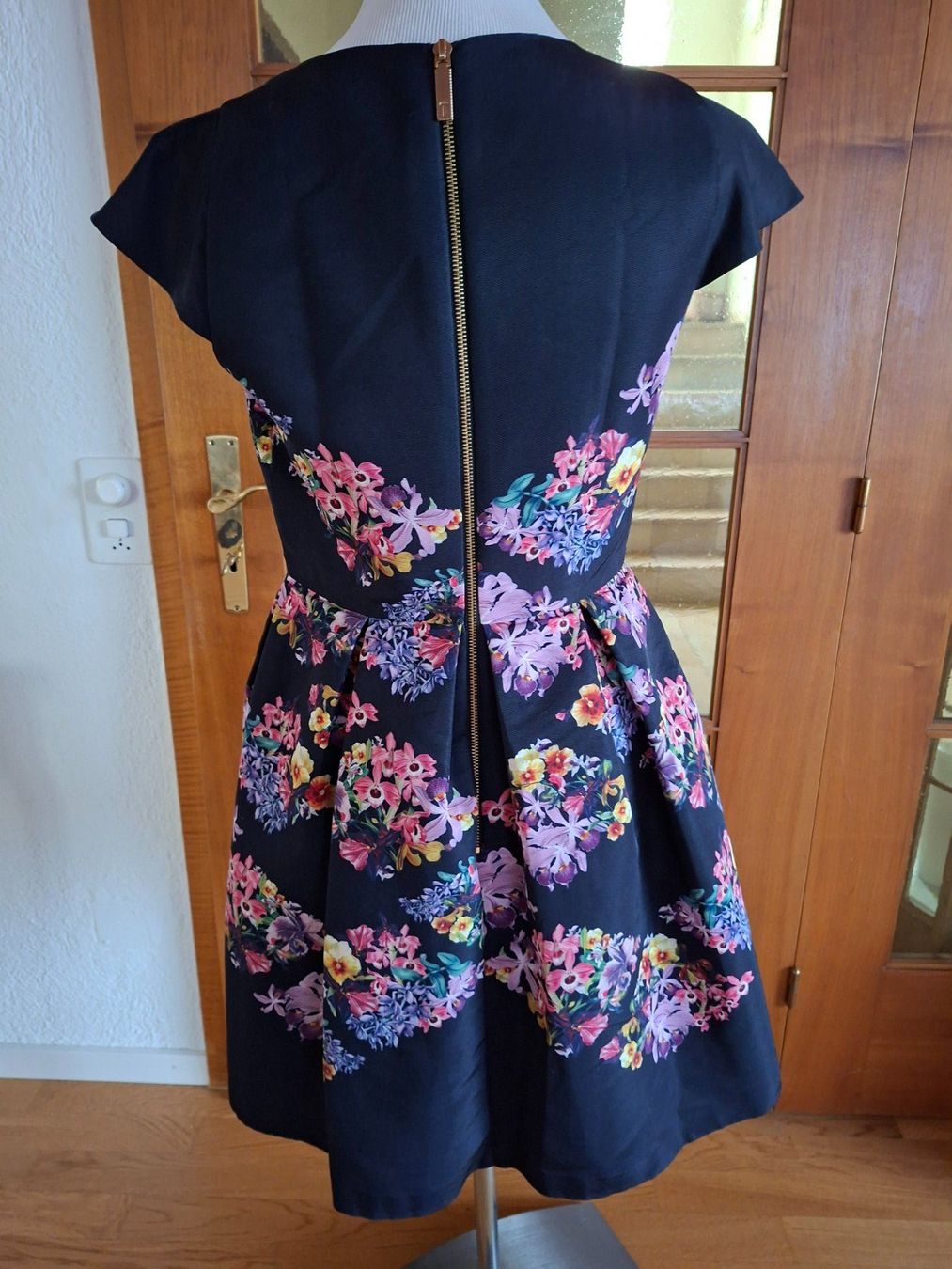 Ted Baker Kleider: Ted Barker Kleid – Neu (gemäss Beschreibung) aus Unterentfelden von hofa01 1