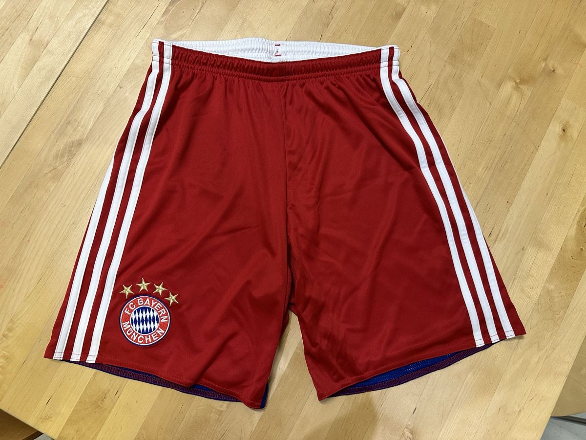 Adidas Leibchen & Hosen: Fussball Shorts – Neu (gemäss Beschreibung) aus Wallisellen von Last_Chance_Sale