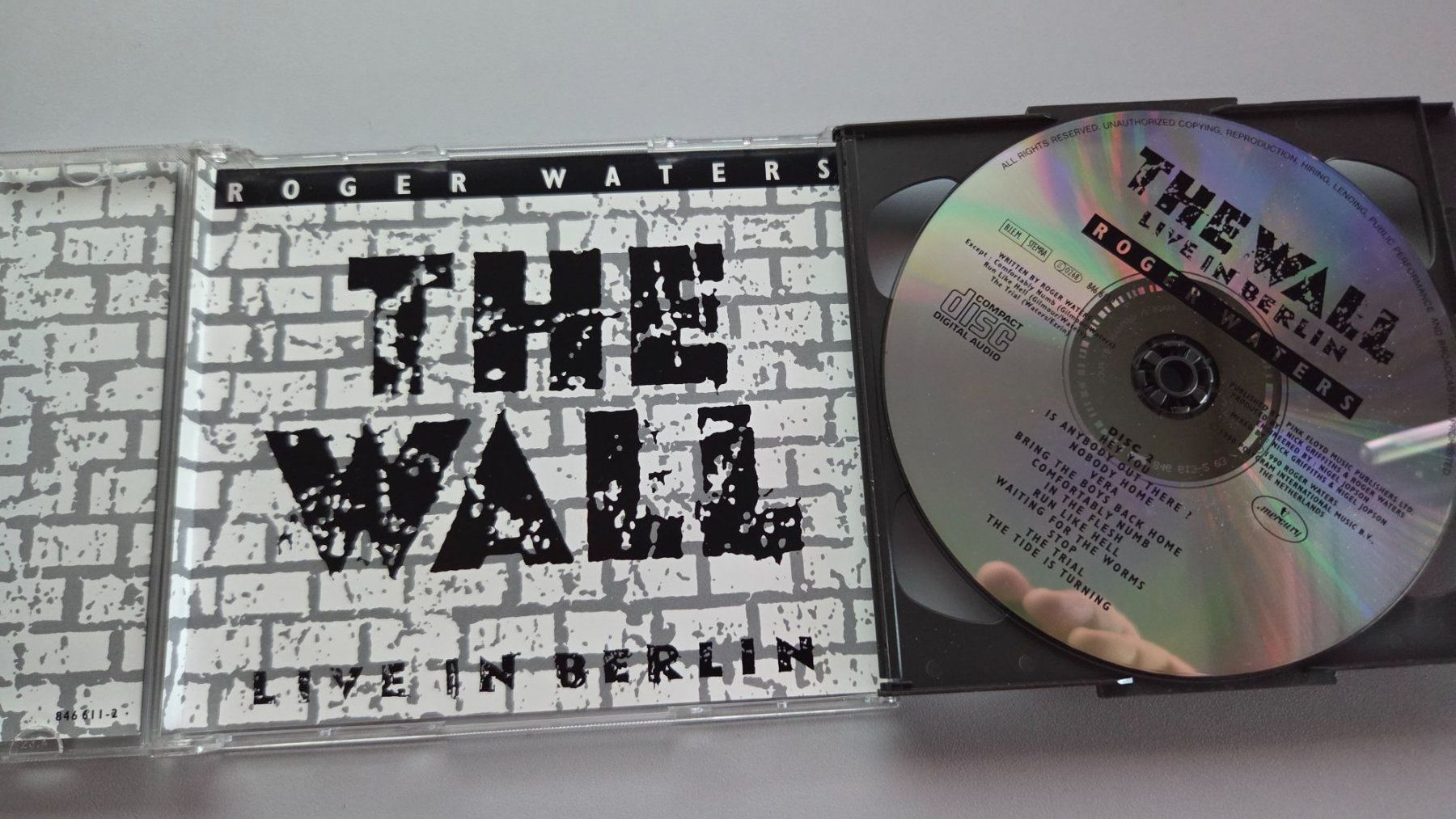 CD: DCD Roger Waters - The Wall Live in Berlin (2CDs) – Usato da Schaffhausen venduto da Kellerrassel 3