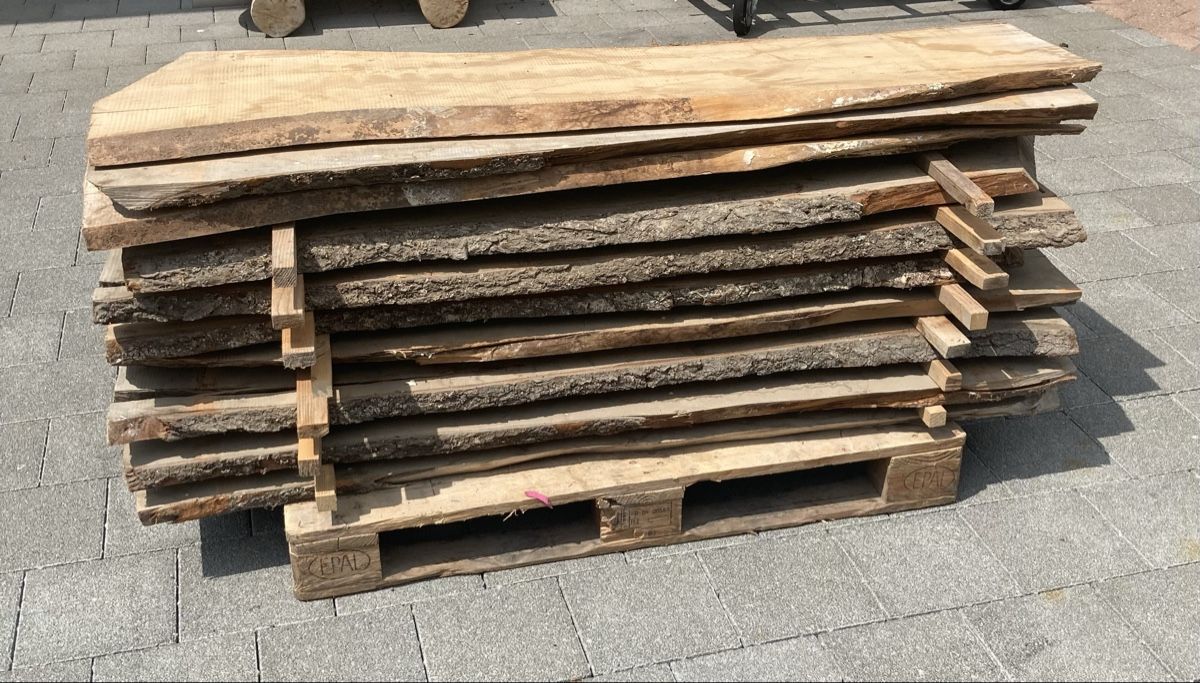 Articles en bois: Apfelbaumbretter. – D'occasion à Luthern Bad par Peter686