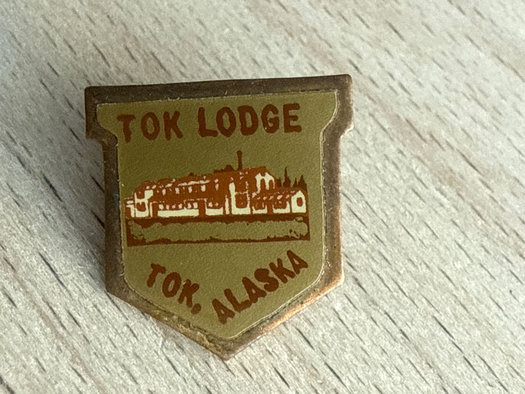 Placchette & Badge: Pin Tok Lodge Tok, Alaska – Usato da Glattbrugg venduto da Schweigmatt