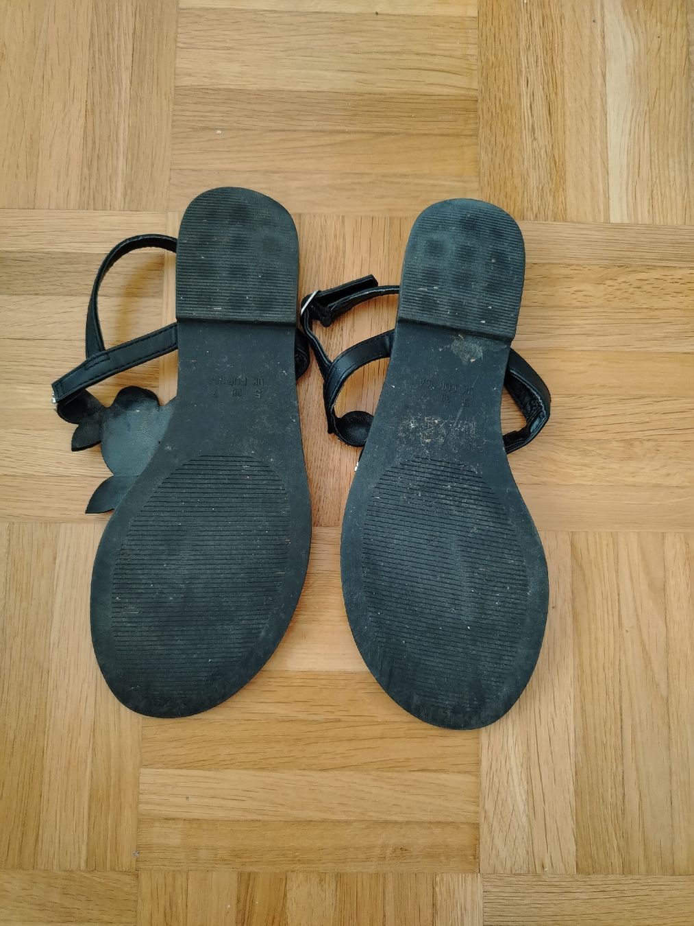 Schuhe für Mädchen: Sandali infradito – Gebraucht aus Davesco-Soragno von Mia_sii 1