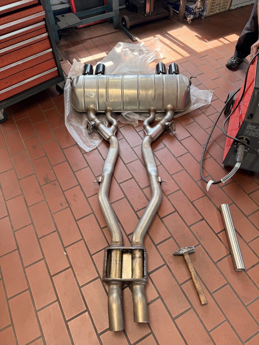 BMW Sistemi di scarico: Bmw m3 g80 Bearbeitete Anlage – Usato da Langenthal venduto da Heta06 1