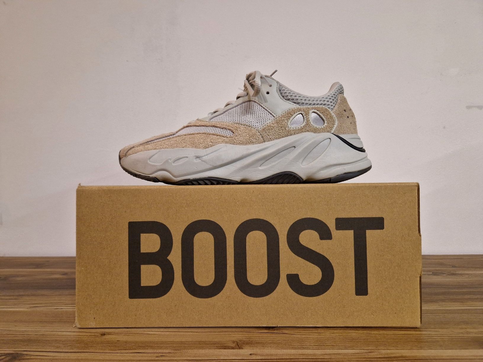 Herrenschuhe: Yeezy Boost 700 Salt – Gebraucht aus Widnau von Gian.schtt