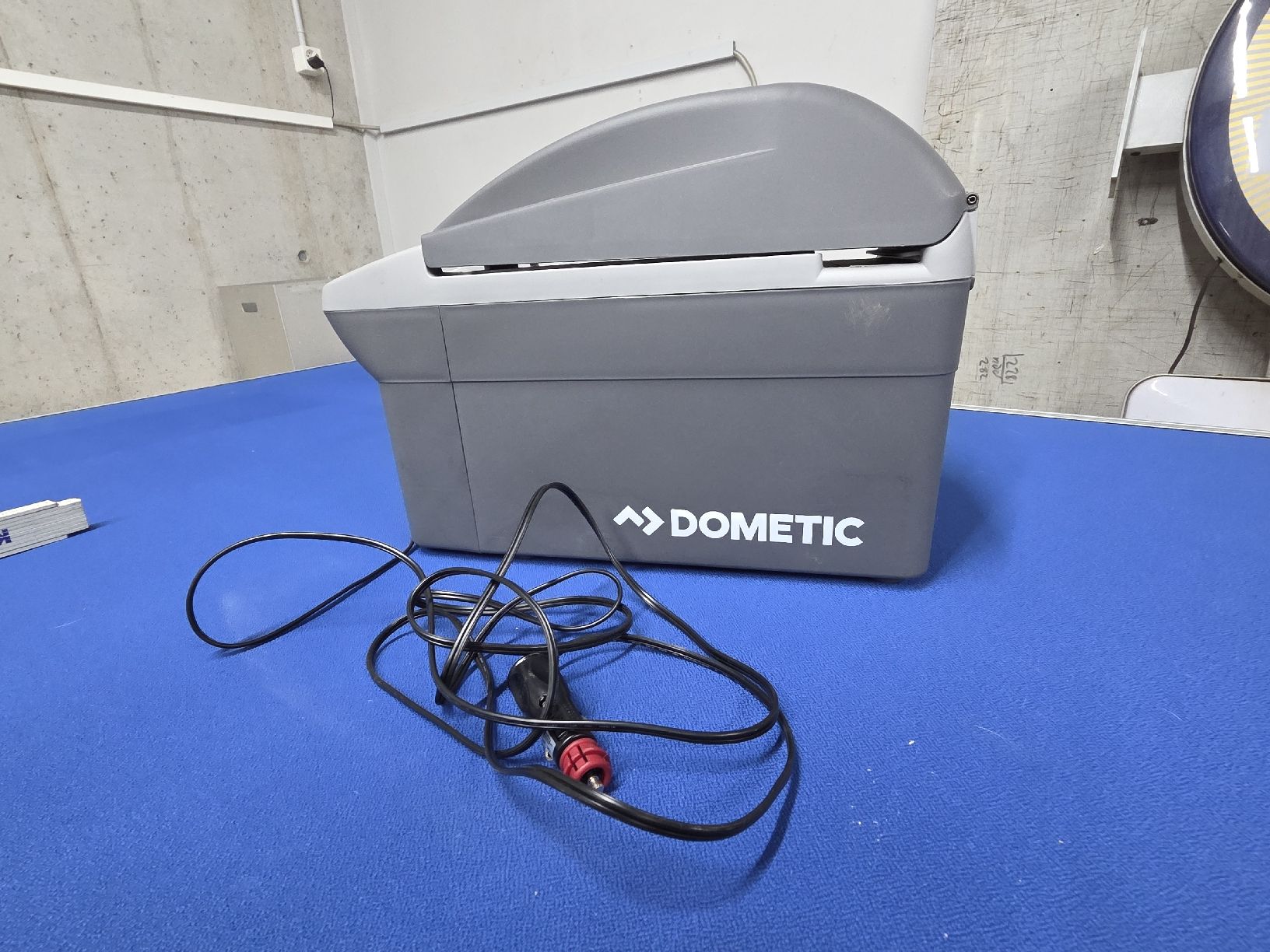 Dometic Frigoriferi & Refrigeratori: Dometic TB08 Kühlbox 12V DC  – Usato da Oberhasli venduto da General-Dealer 1