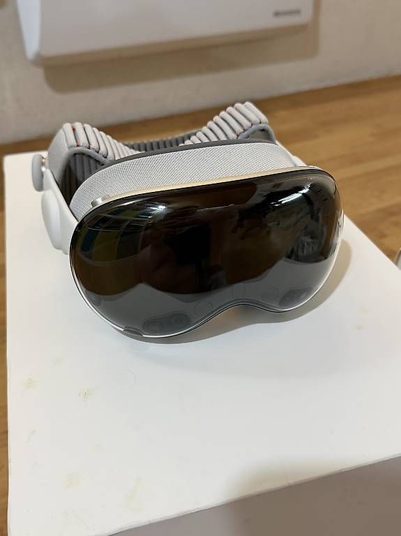 Apple VR Brille: Apple Vision Pro M5 256GB – Gebraucht aus Mont-sur-Lausanne von Azyxium 2