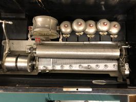 Spieldose mit Münzeinwurf Musikautomat