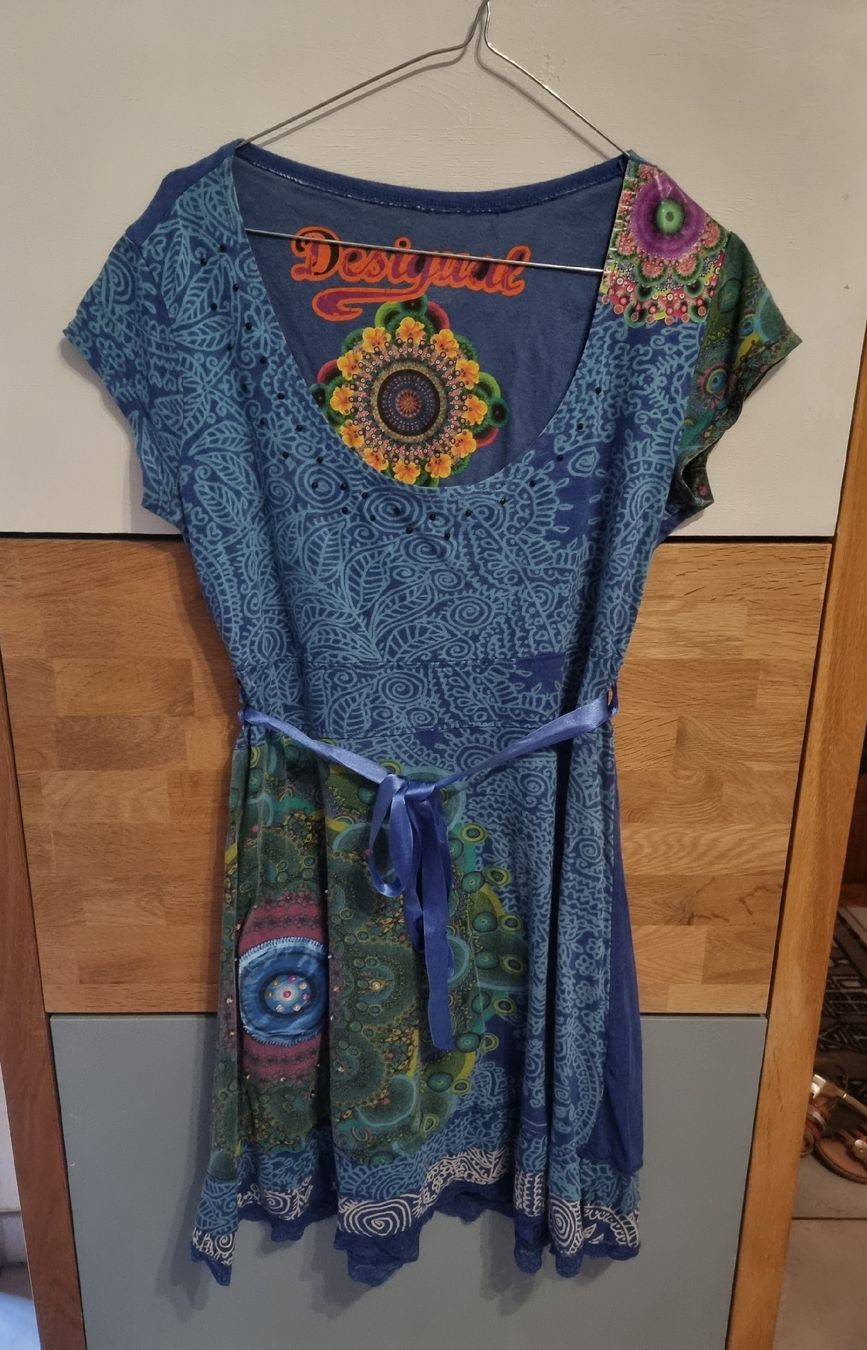 Desigual Kleiderpakete: Lot Desigual XL – Gebraucht aus st-Léonard von Pegaze0
