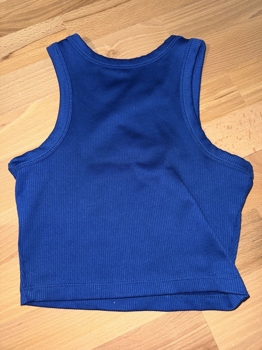 H&M Top: Top Bleu H&M – Nuovo (secondo la descrizione) da Fontainemelon venduto da erin.blm 1