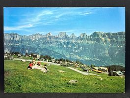 Flumserberge: Tannenbodenalp (1400m) mit Churfirsten