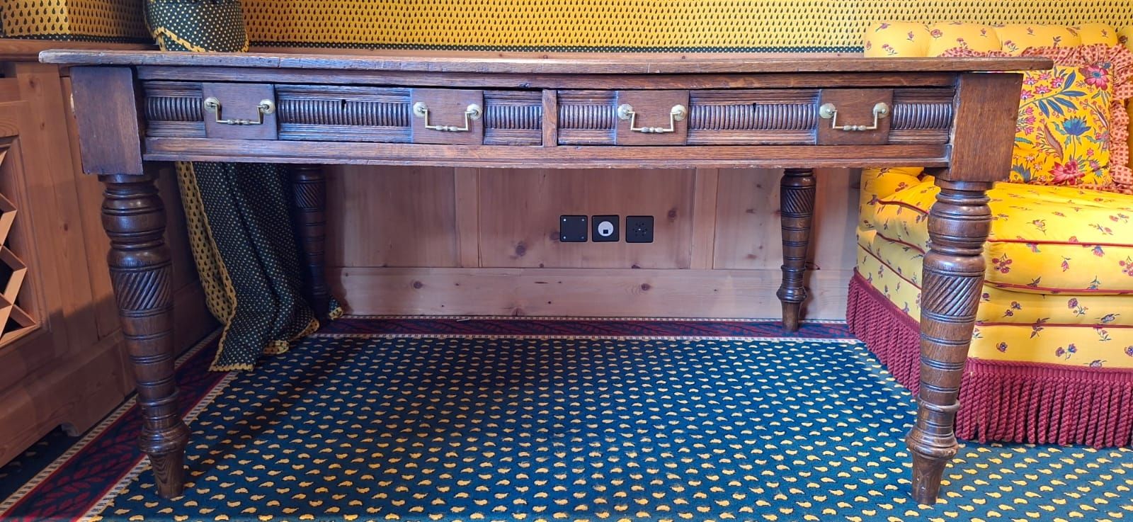 Tavoli: Typischer victorianischer englischer Partner Desk – Usato da Zürich venduto da chr_ldp5 1
