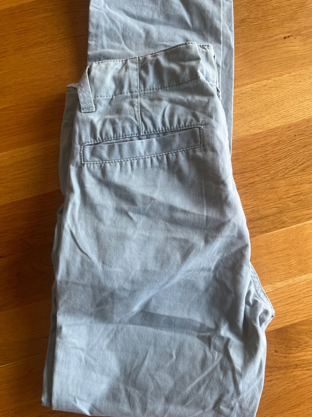Benetton Pantaloni: Pantalon bleu clair taille S bon état – Usato da Genève venduto da kro_8qmb 2