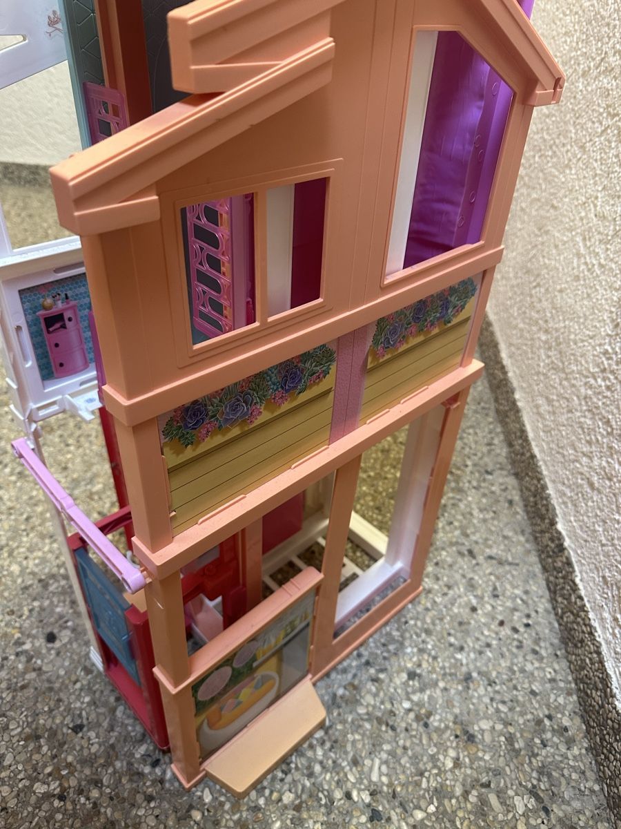 Mattel Casette per bambini: Maison Barbie Poupées et Accessoires  – Usato da Givisiez venduto da sgu_k58r 9