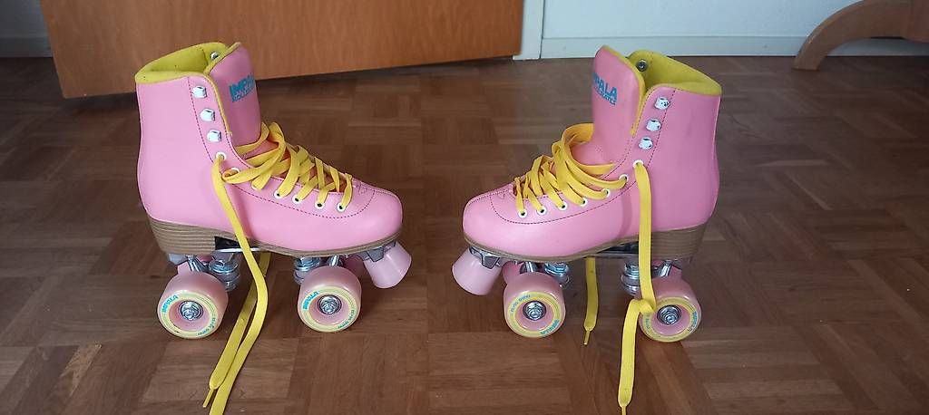 Patins à roul. & inline: Rollerskates Impala; Gr. 35  – D'occasion à Speicher par Luzcy