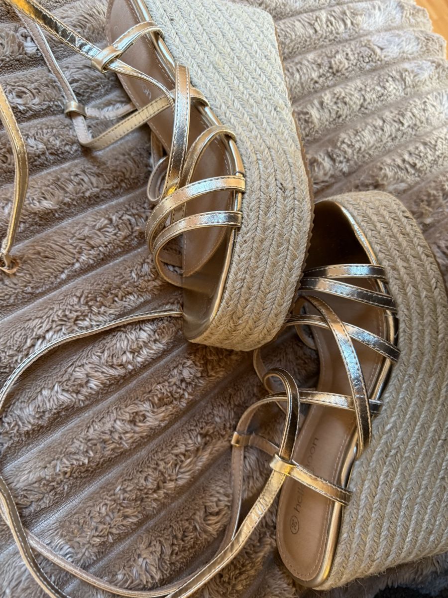 Scarpe da donna: Sandales à Plate-forme – Nuovo (secondo la descrizione) da Pully venduto da Vckbrd 2