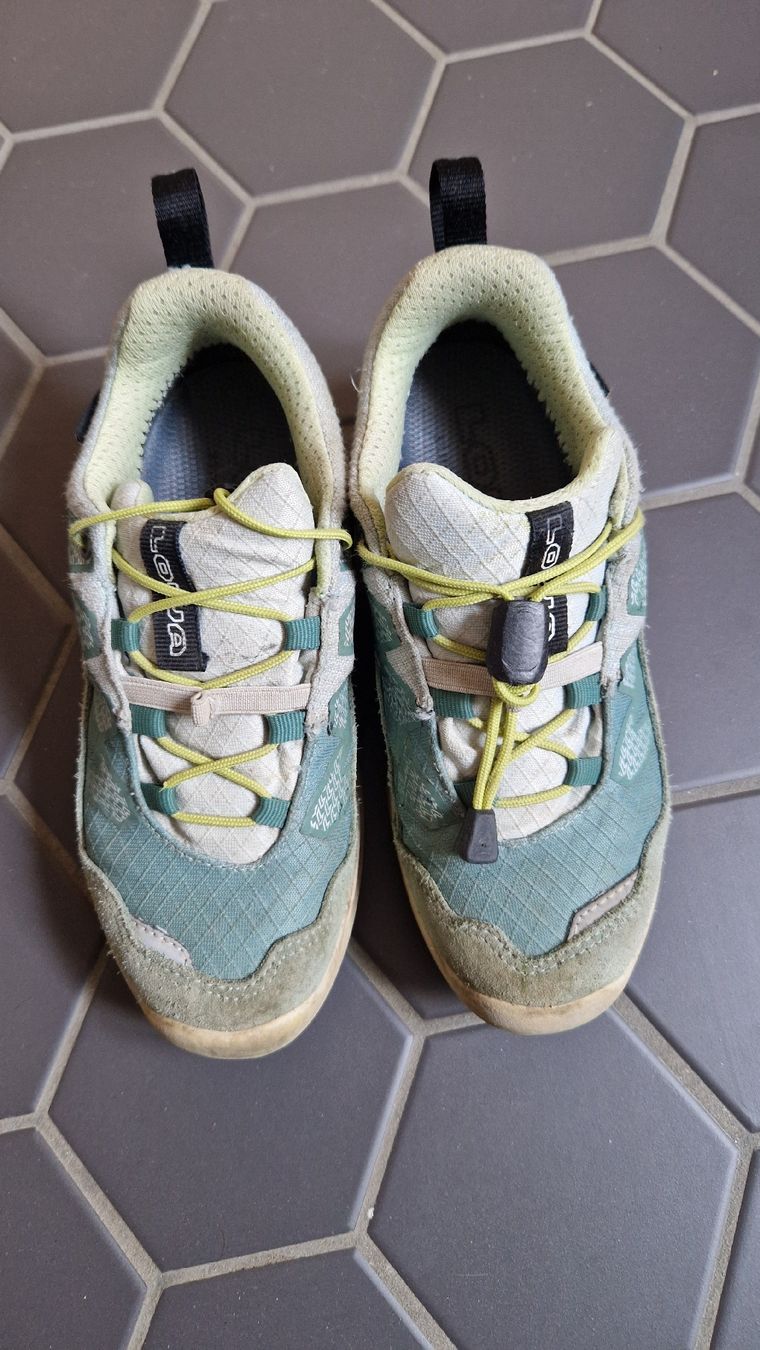Lowa Scarpe per ragazzi: Lowa Trekkingschuh, Grösse 32 – Usato da Wettingen venduto da Diphtong 2