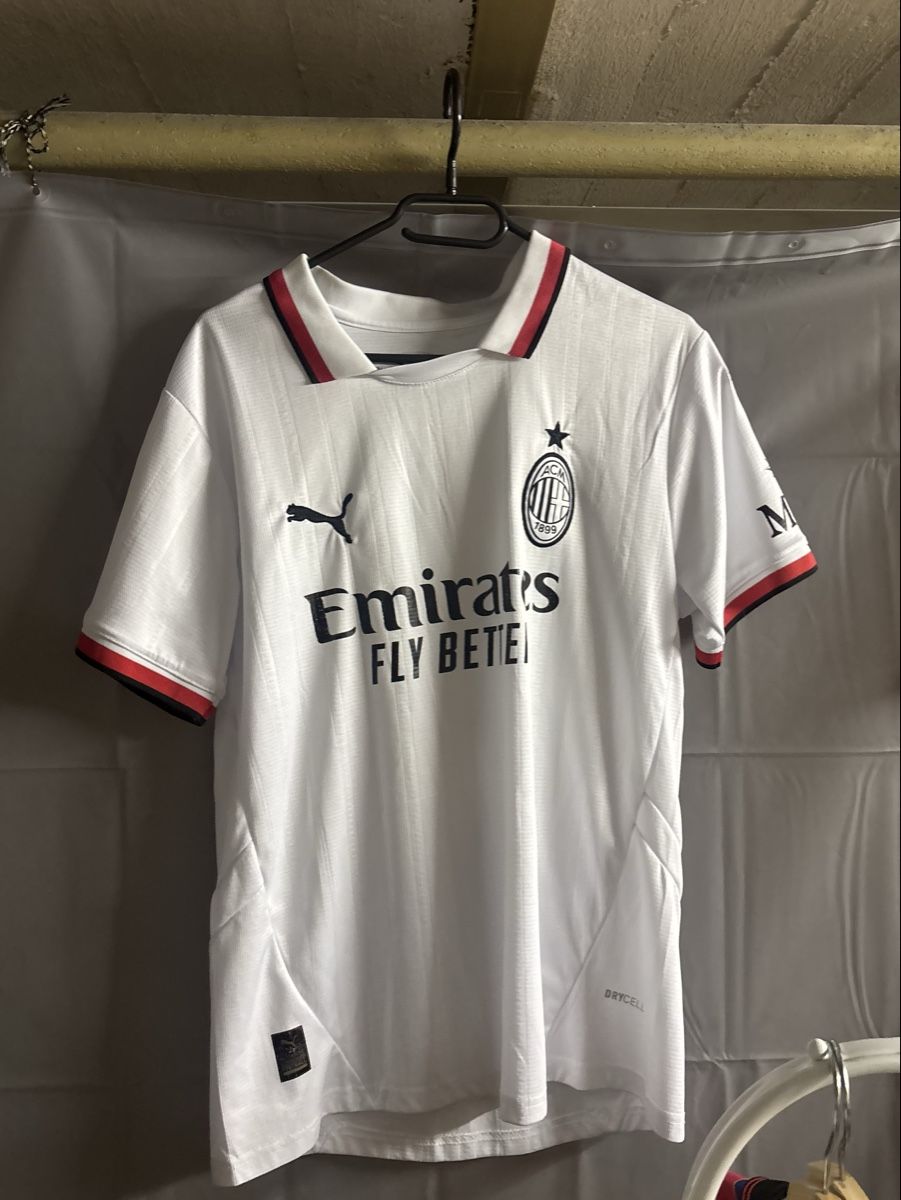 Canottiere & Pantaloni: Ac Milan Trikot – Usato da Basel venduto da eli_n5yh