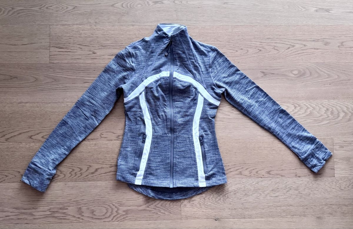 Lululemon Jacken: Lululemon Jacke/Pulli Grösse 6 – Gebraucht aus Zürich von ImaShela