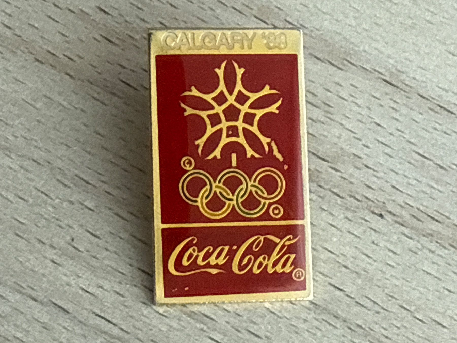 Coca-Cola Placchette & Badge: Pin Coca-Cola Olympia Calgary 88 – Usato da Glattbrugg venduto da Schweigmatt