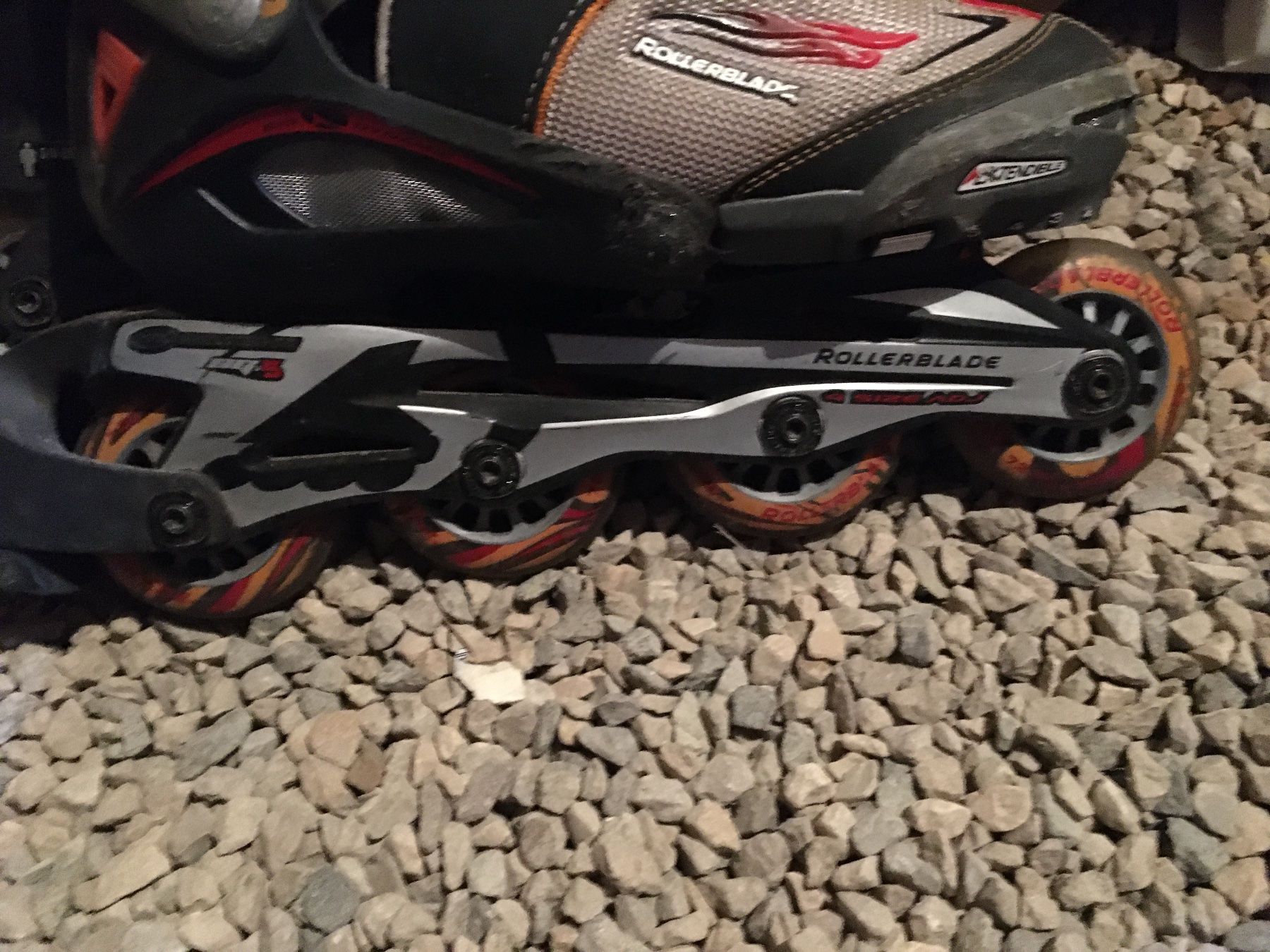 Pattini in linea & Pattini a rotelle: Rollers Taille petite – Usato da Neuchâtel venduto da Tradeboi 1