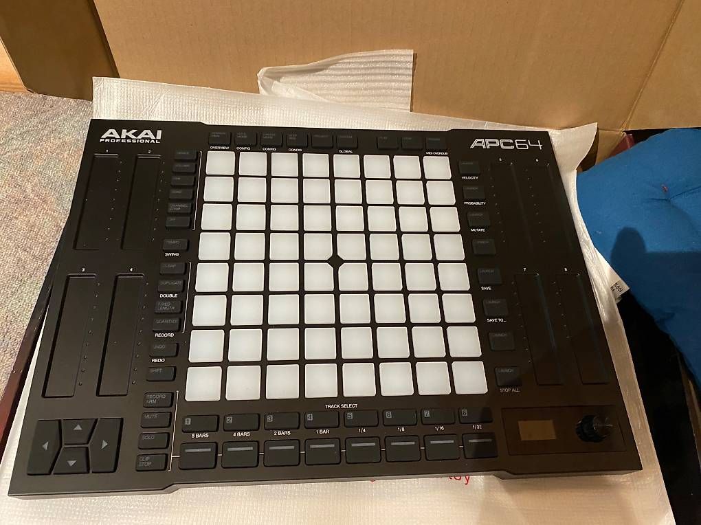 Akai Strumenti musicali: Akai APC 64 Controller, neuwertig für Ableton – Nuovo (secondo la descrizione) da Buchs AG venduto da Tobiasnoseda