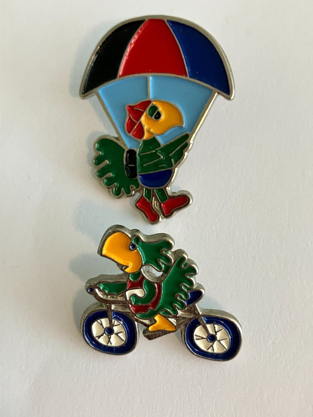 Placchette & Badge: 2 Pin Little Garry – Usato da Basel venduto da djwwpp