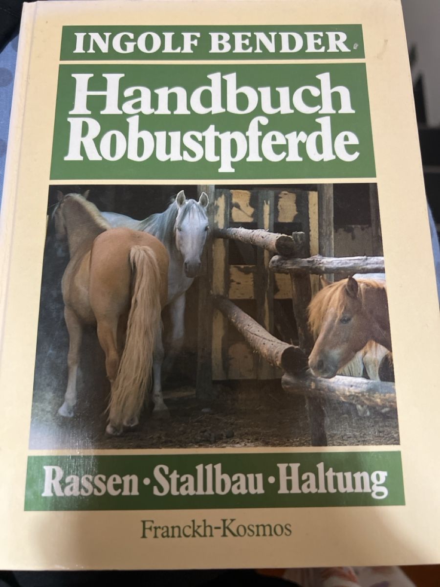Libri: Handbuch Robustpferde – Usato da Bonaduz venduto da Malves10