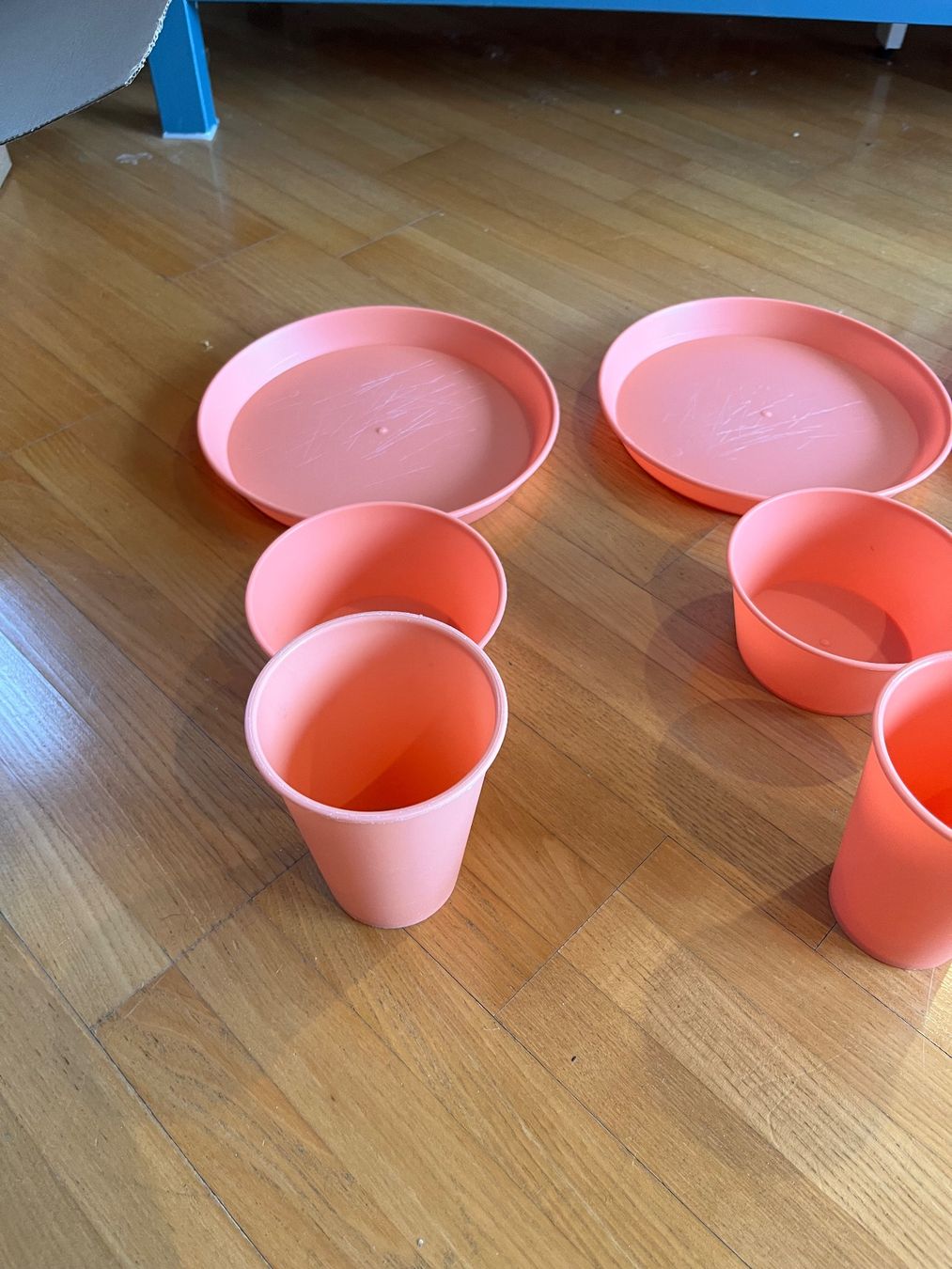 Set di piatti: 4er-Pack Schüssel, Teller und Becher aus Kunststoff – Usato da Umiken venduto da deb_57xk 1