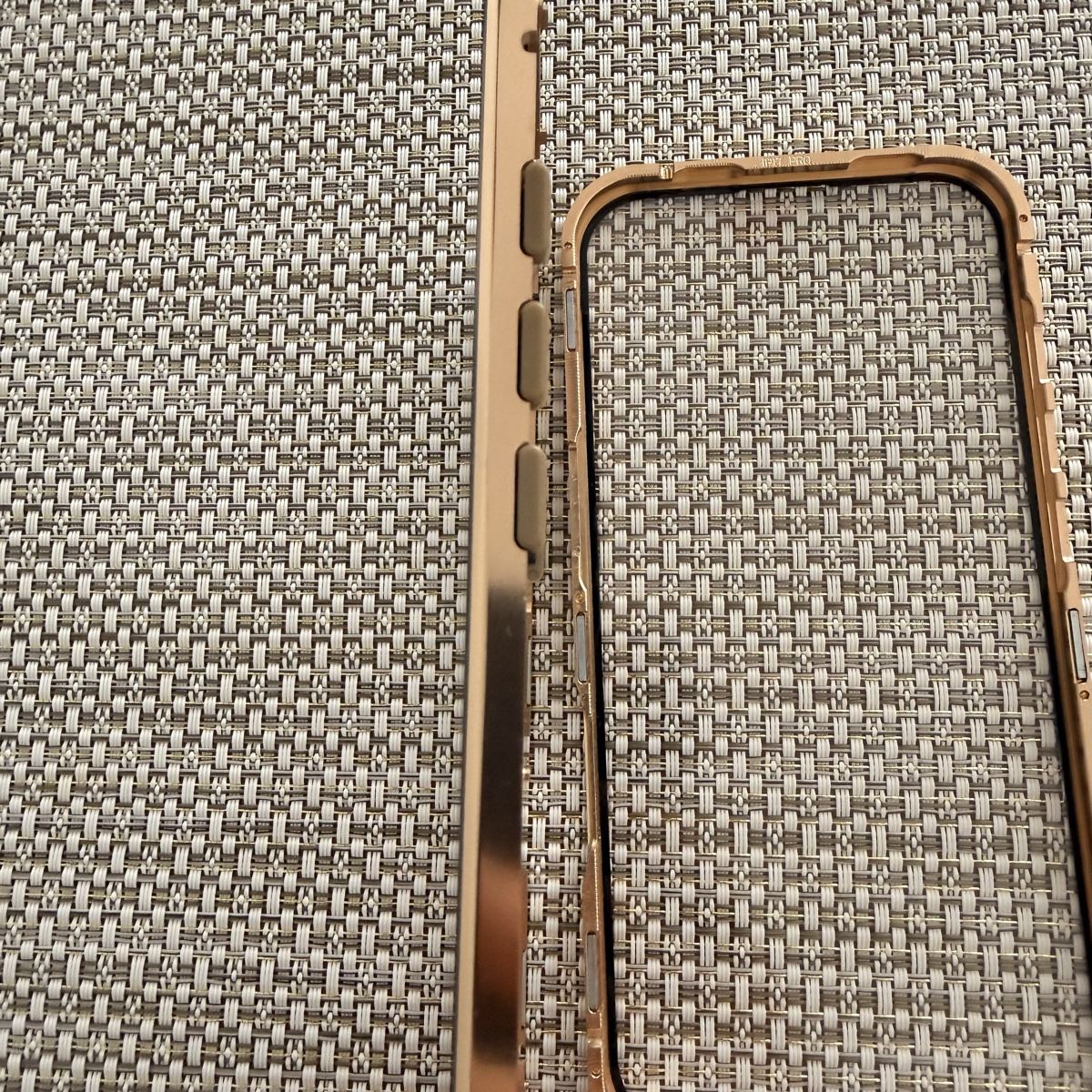Covers & Schutzfolien: I Phone 17Pro - Magnet Hülle – Neu (gemäss Beschreibung) aus zürich von may_yj9f 7