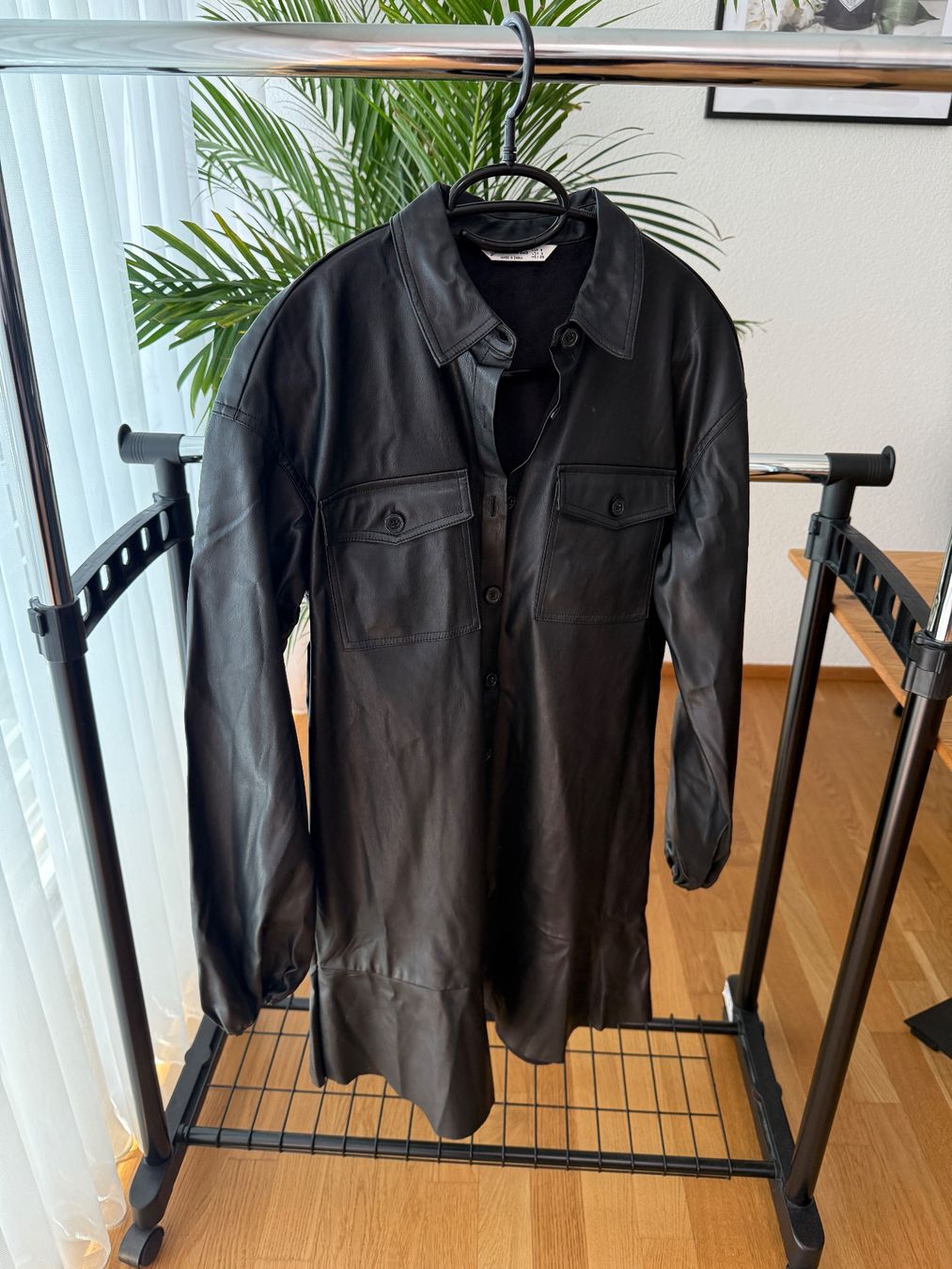 Stradivarius Kleider: kleid (s) – Neu (gemäss Beschreibung) aus Freidorf TG von zweithandware