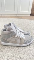 Air Jordan Mid Sneakers, Gr. 42.5, Top Zustand, Grau/Beige