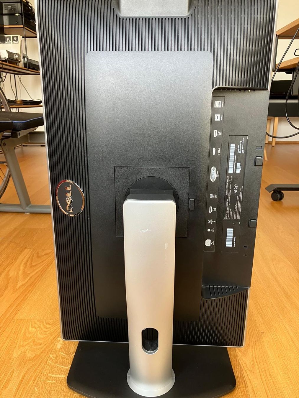 Monitore: Monitor DELL U2713Hb – Gebraucht aus Zürich von silvia091 2