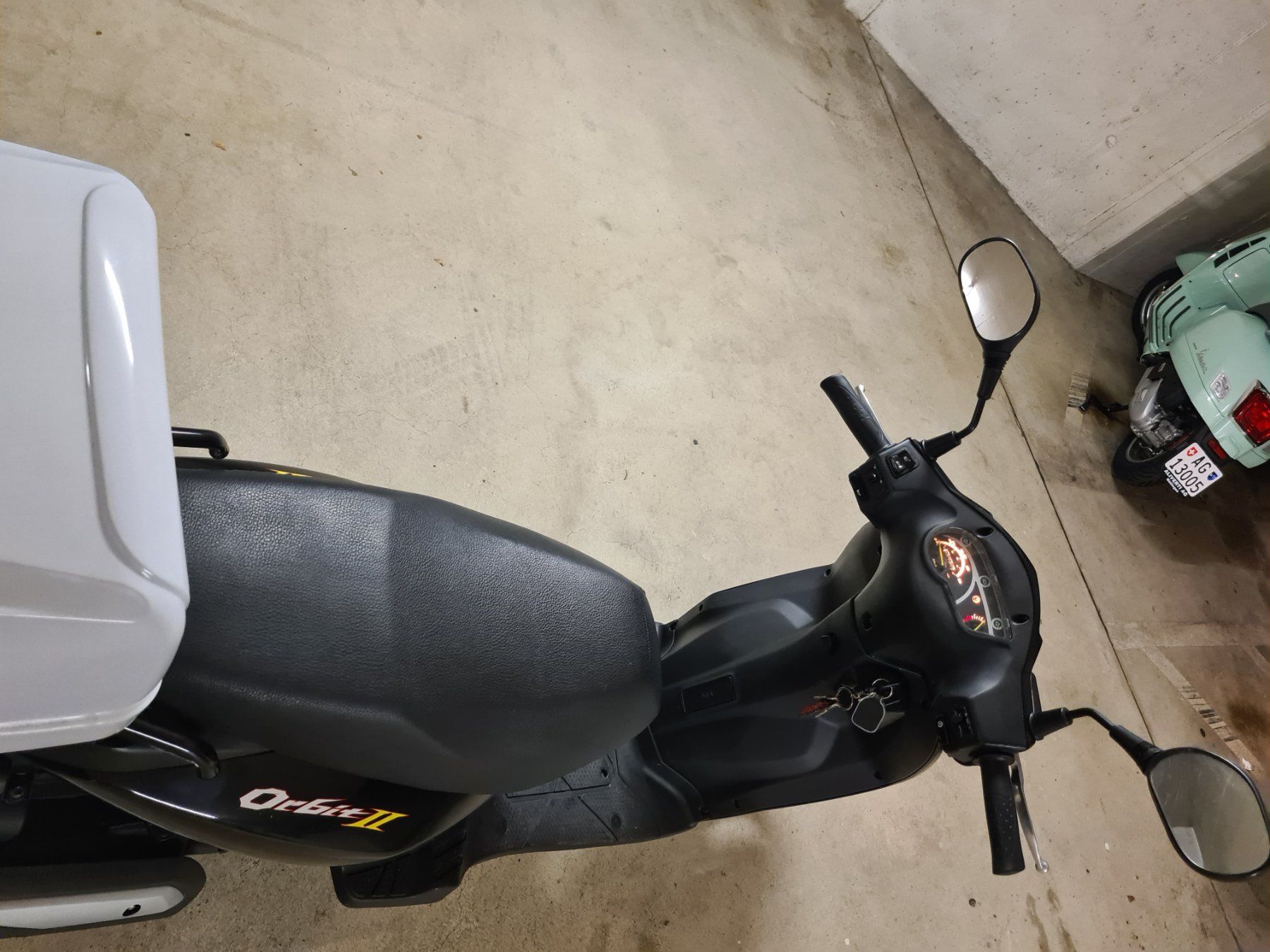 Sym Strasse: Roller Sym Orbit 50 schwarz mit Topcase AG 42366 – Gebraucht aus Herznach von gra_6qjv 4
