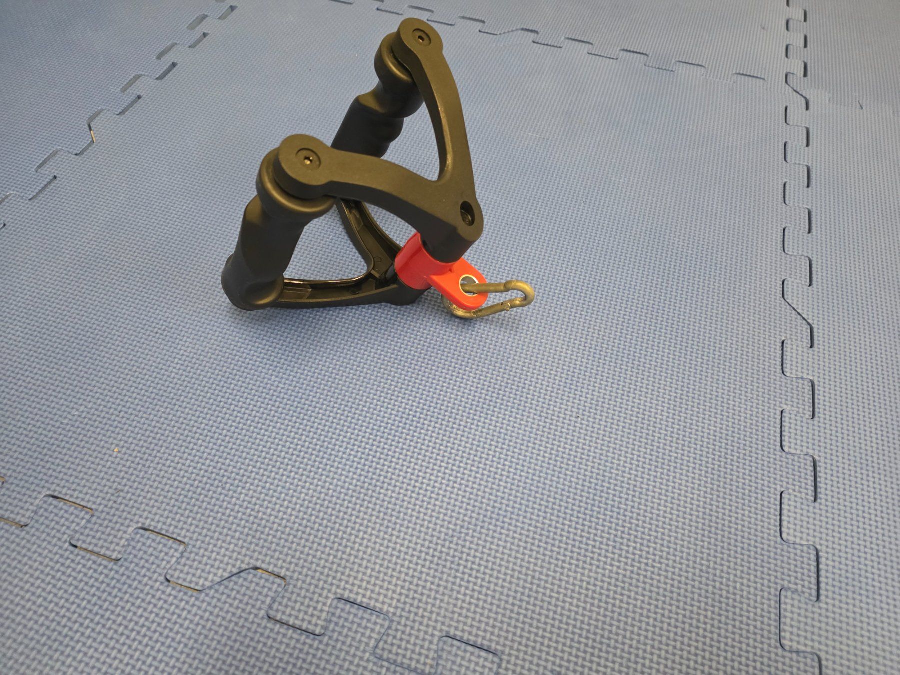 Alle Werkzeuge: Ergonomischer V-Griff – Gebraucht aus Thun von morasker