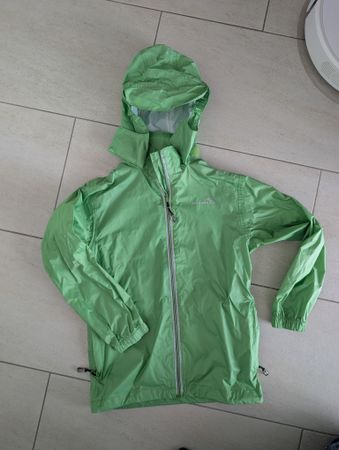Leichte, grüne Regenjacke 