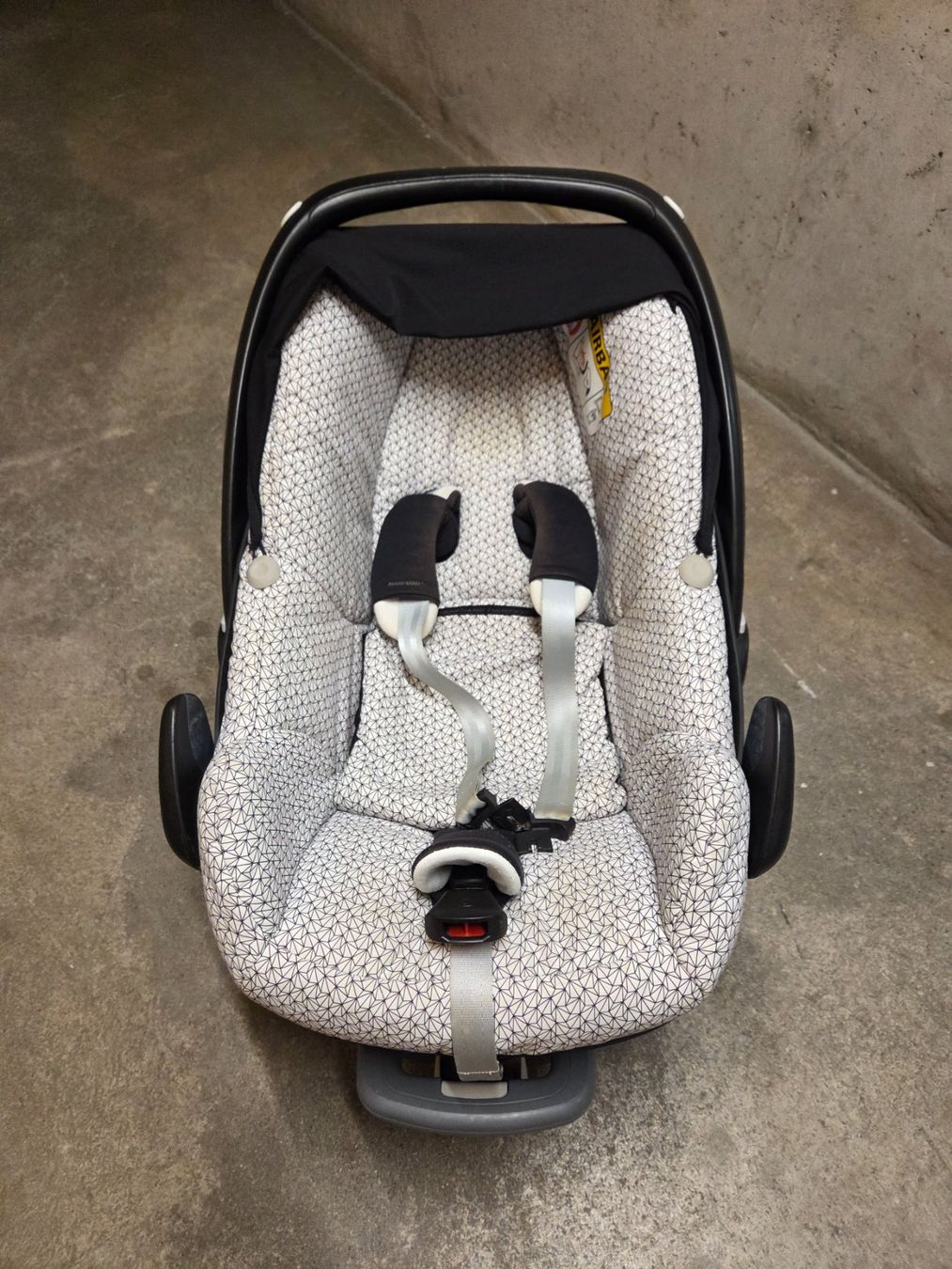 Maxi-Cosi Auto-Kindersitze: Maxi Cosi mit Station Isofix – Gebraucht aus Zürich von tan_6ryy 1