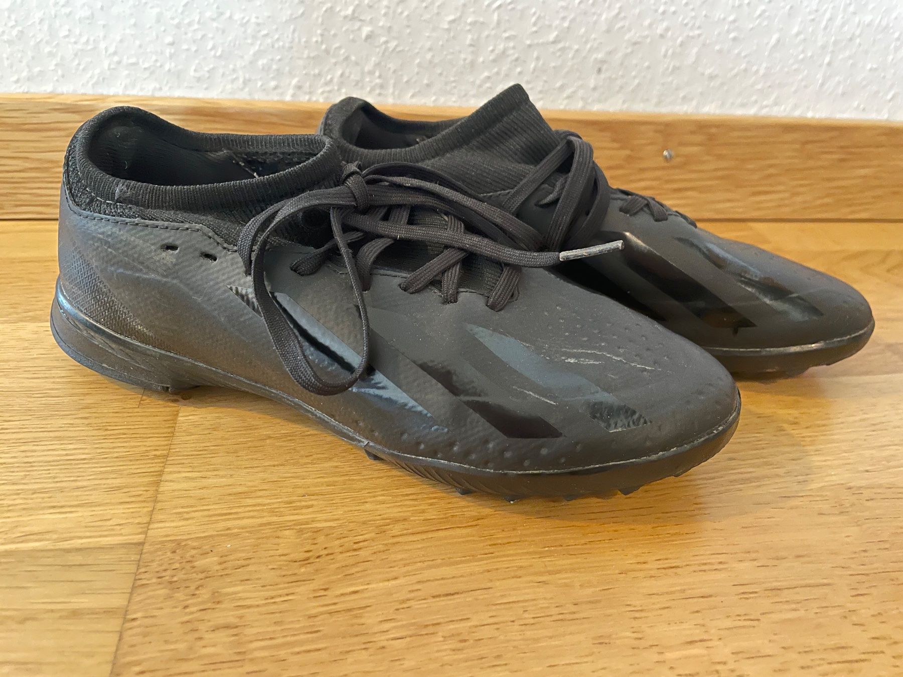 Adidas Scarpe da uomo: Fußballschuhe 35,5 – Usato da Wabern venduto da up2zero