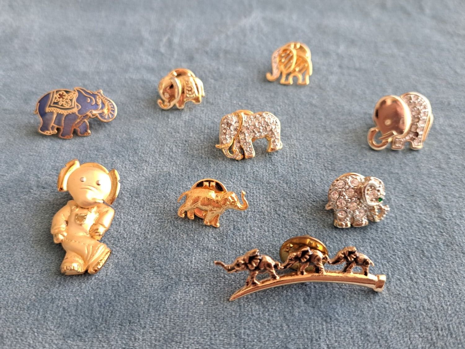 Placchette & Badge: Pins 9x Eléphants doré – Usato da Romanel-s-Lausanne venduto da Jedermann01