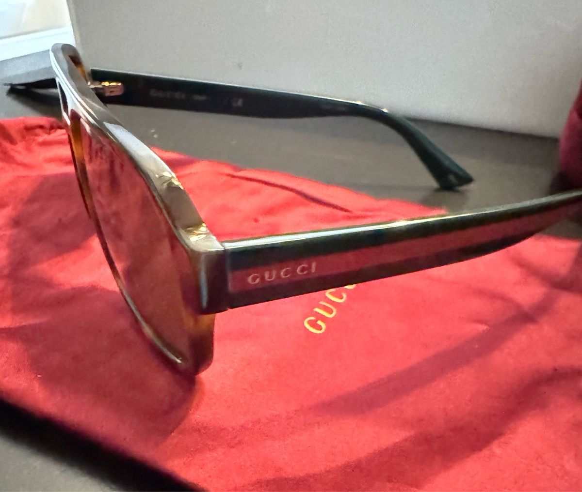 Gucci Occhiali & Lenti: Lunettes solaires Gucci – Nuovo (secondo la descrizione) da La Neuveville venduto da Lak7 2